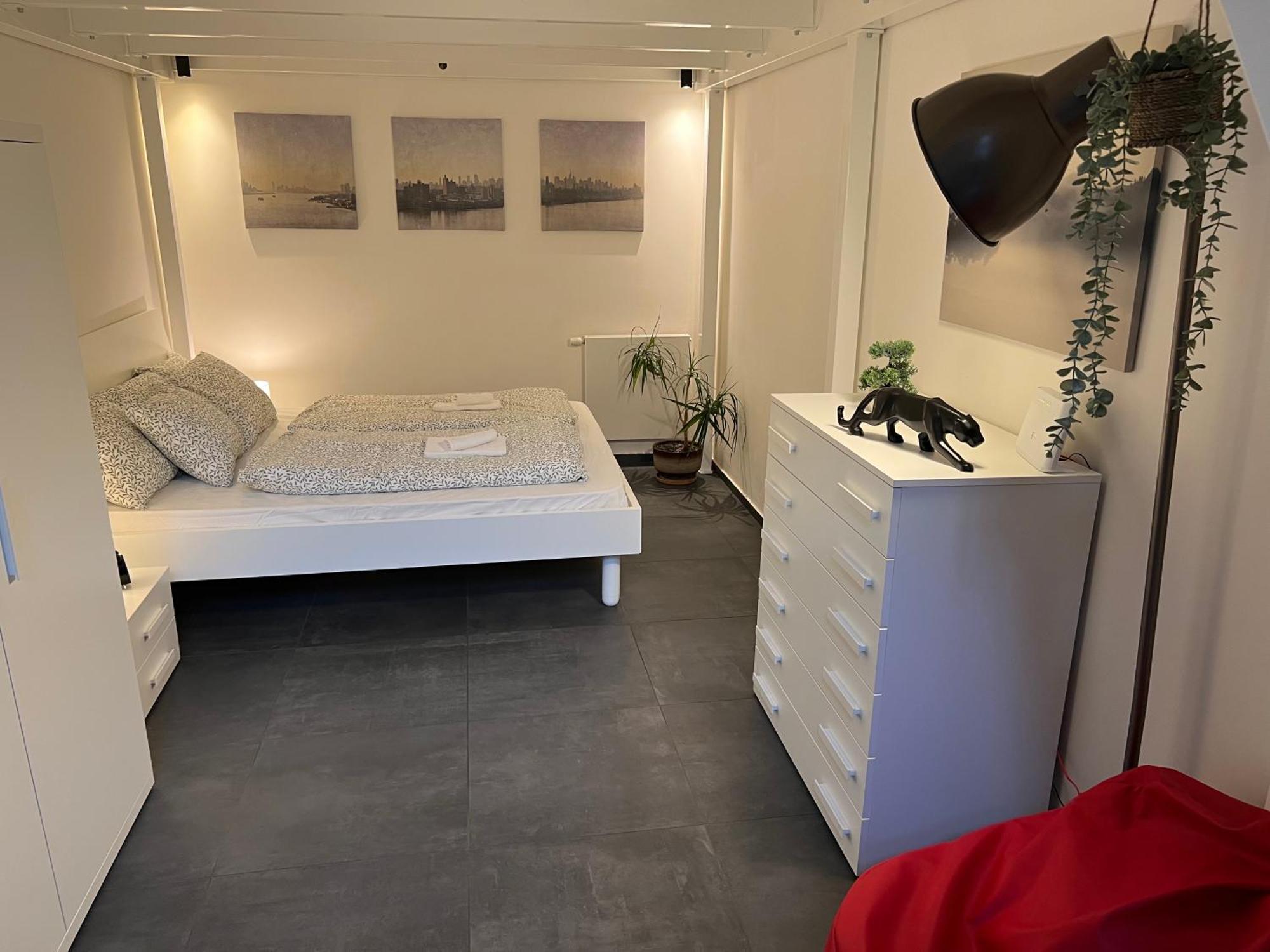 Opletalova 1min From Wenceslas Square *